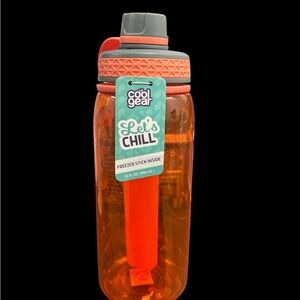 NWT COOL GEAR LET'S CHILL 32 OZ ORANGE WATER BOTTLE WITH FREEZER STICK INSIDE